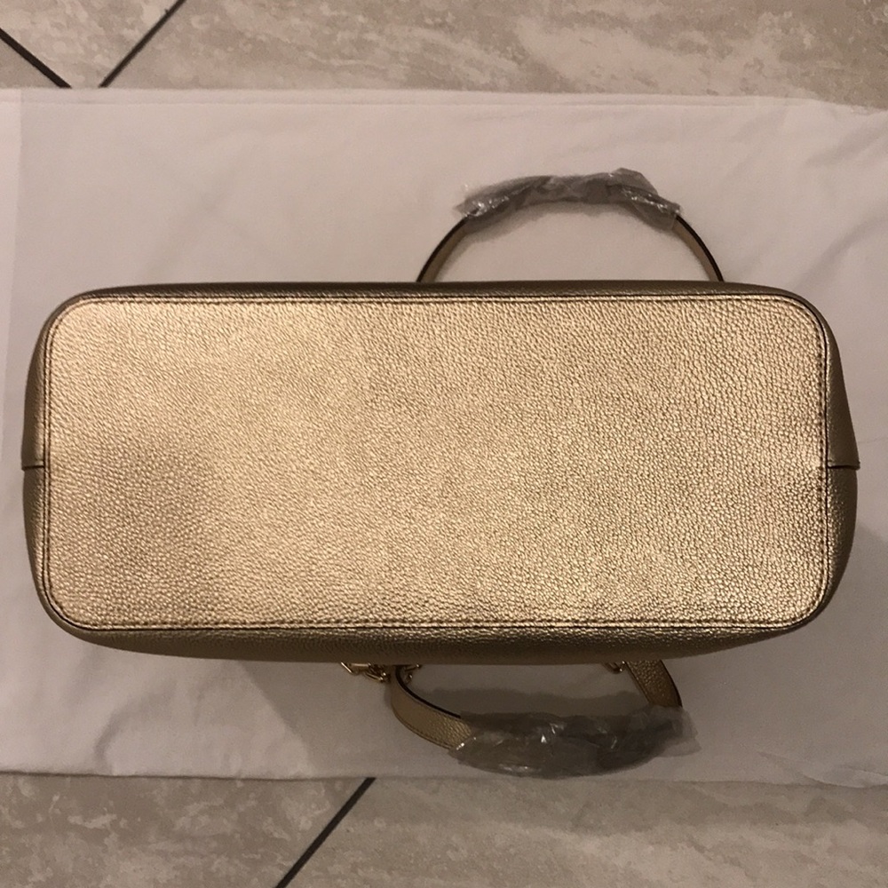 Michael Kors Mercer Chain Tote Bag w/ Laptop Compartment in Metallic Pale Gold - Picture 14 of 16